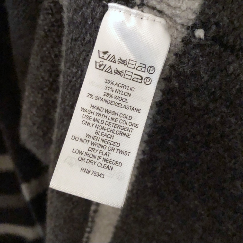Tahari Gray Striped Cardigan Duster Size Medium - Picture 8 of 8